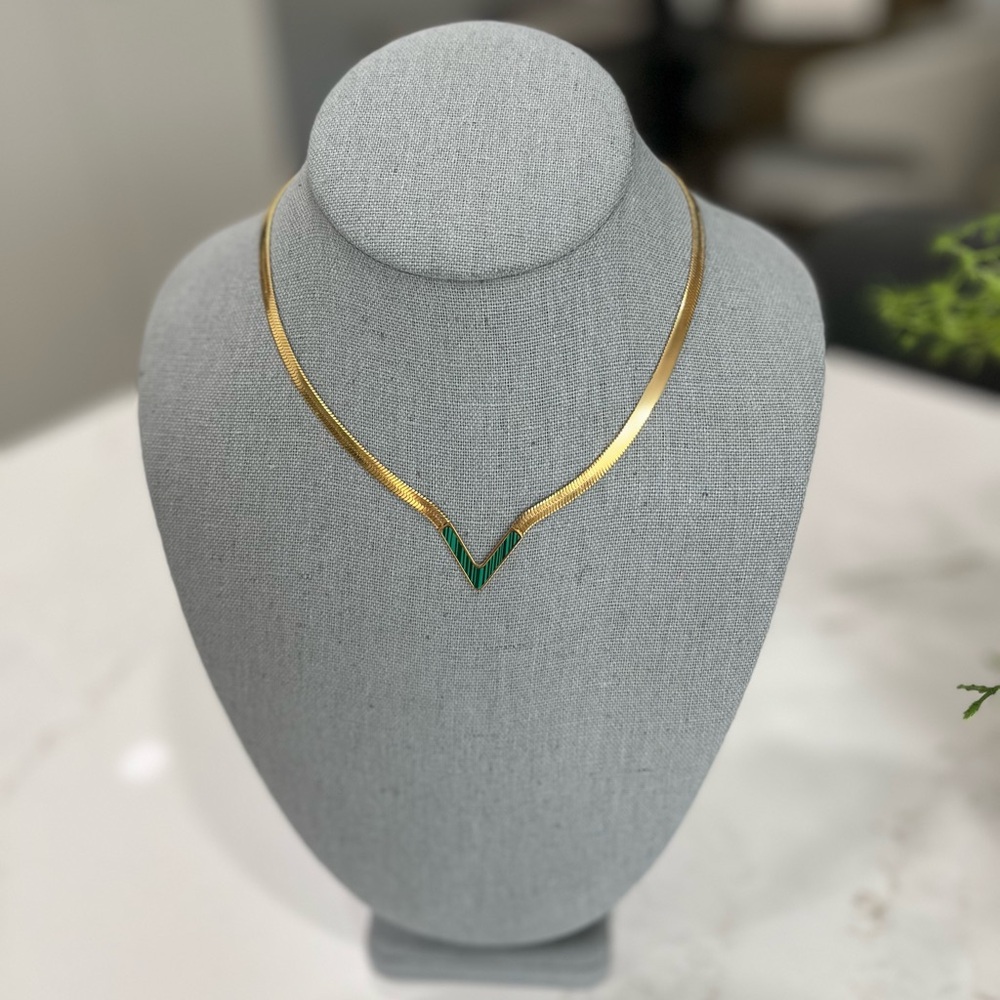 STAINLESS STEEL CHOKERS NEW CONDITION